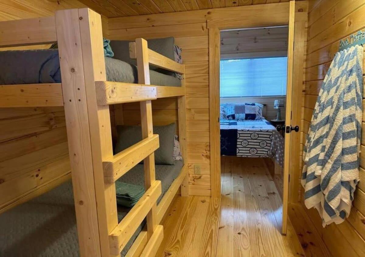 Get-Away Cabin In Surf City W Loft And Parking Bagian luar foto