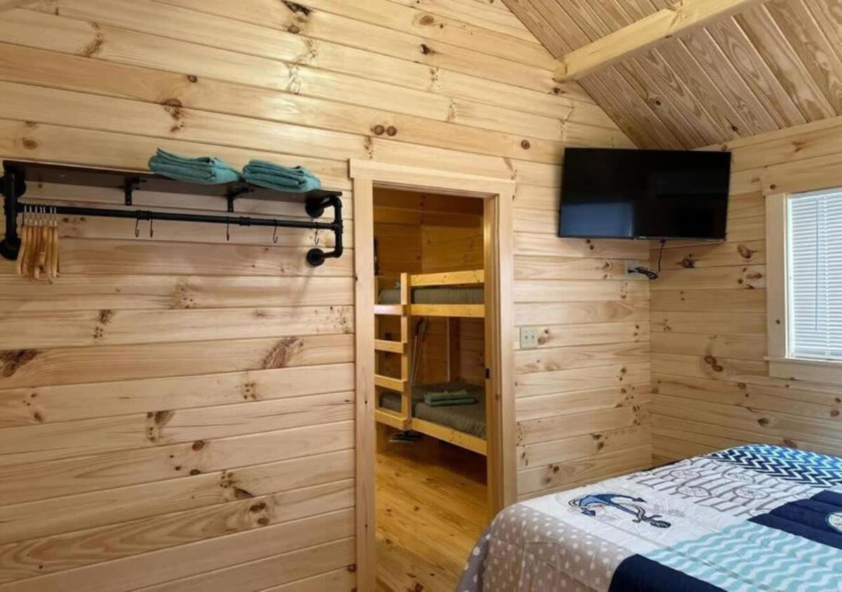 Get-Away Cabin In Surf City W Loft And Parking Bagian luar foto